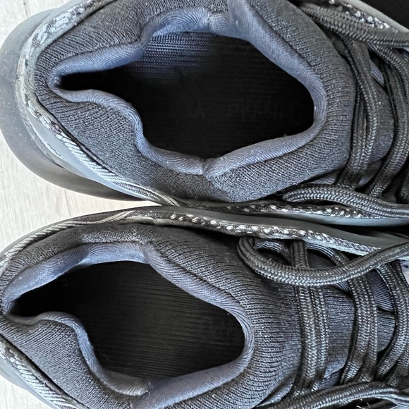 Yeezy 700 v3 Alvah - Picture 8 of 10